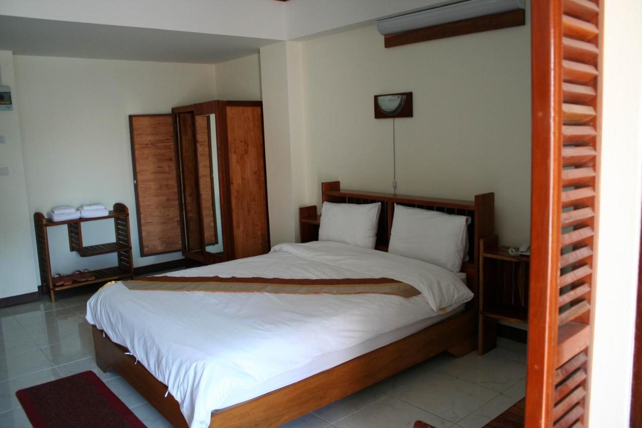 Riverfront Hotel Mukdahan Exterior foto